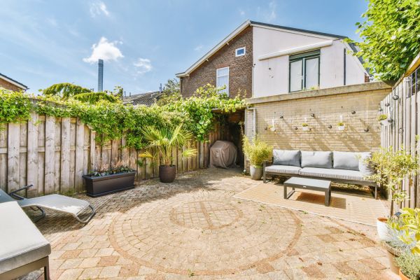 Cost of Courtyard Patio Service in North Charleston